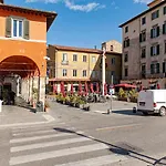 A Due Passi Dal Centro